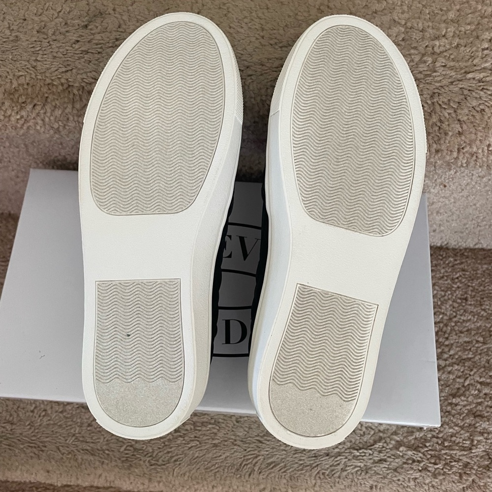 Steve Madden Zaander Sneaker - Picture 7 of 7